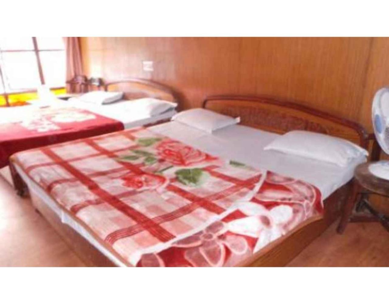 Hotel Darpan Nainital Eksteriør bilde